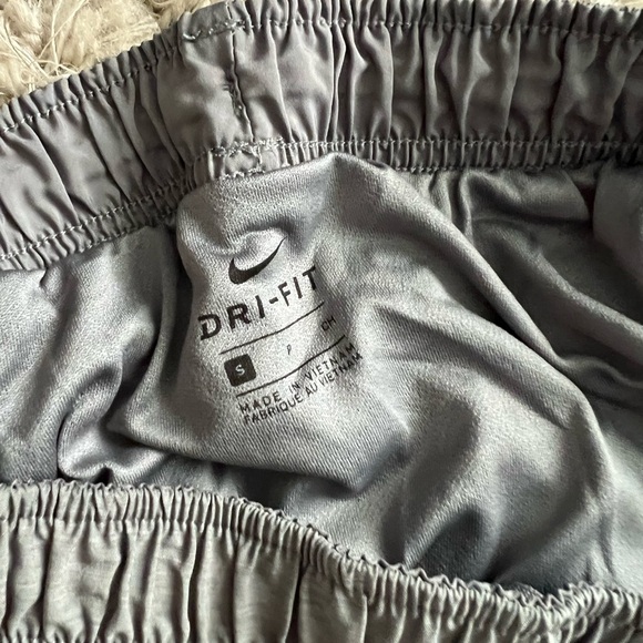 Nike shorts - Picture 3 of 3